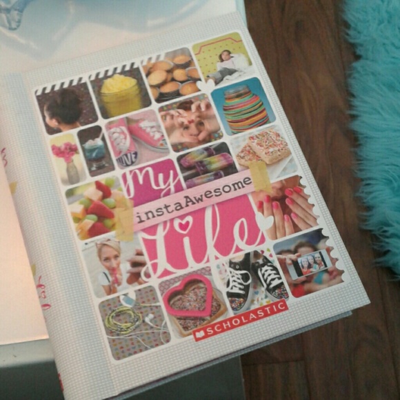 Scholastic book - Picture 1 of 3